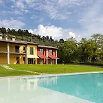 Azienda Agricola Rovertondo * コステロマーノ