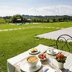 ファームステイ Azienda Agricola Rovertondo コステロマーノ