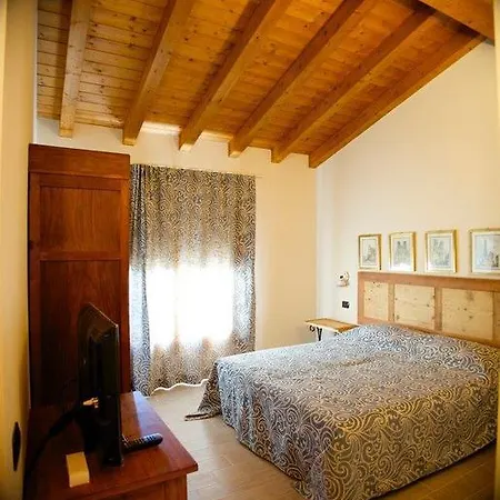 Azienda Agricola Rovertondo 팜스테이 코스테르마노