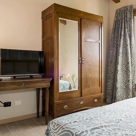 农家乐 Azienda Agricola Rovertondo *