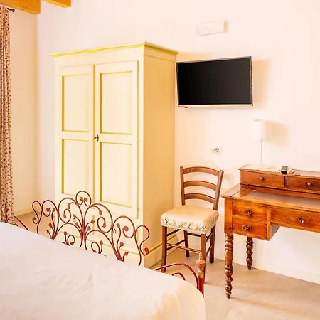 农家乐 Azienda Agricola Rovertondo *